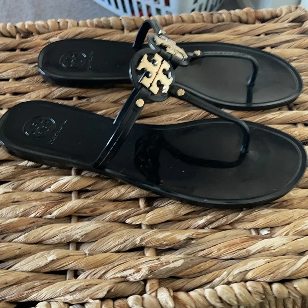 Tory Burch Mini Miller Jelly Thong Sandal - Picture 4 of 7